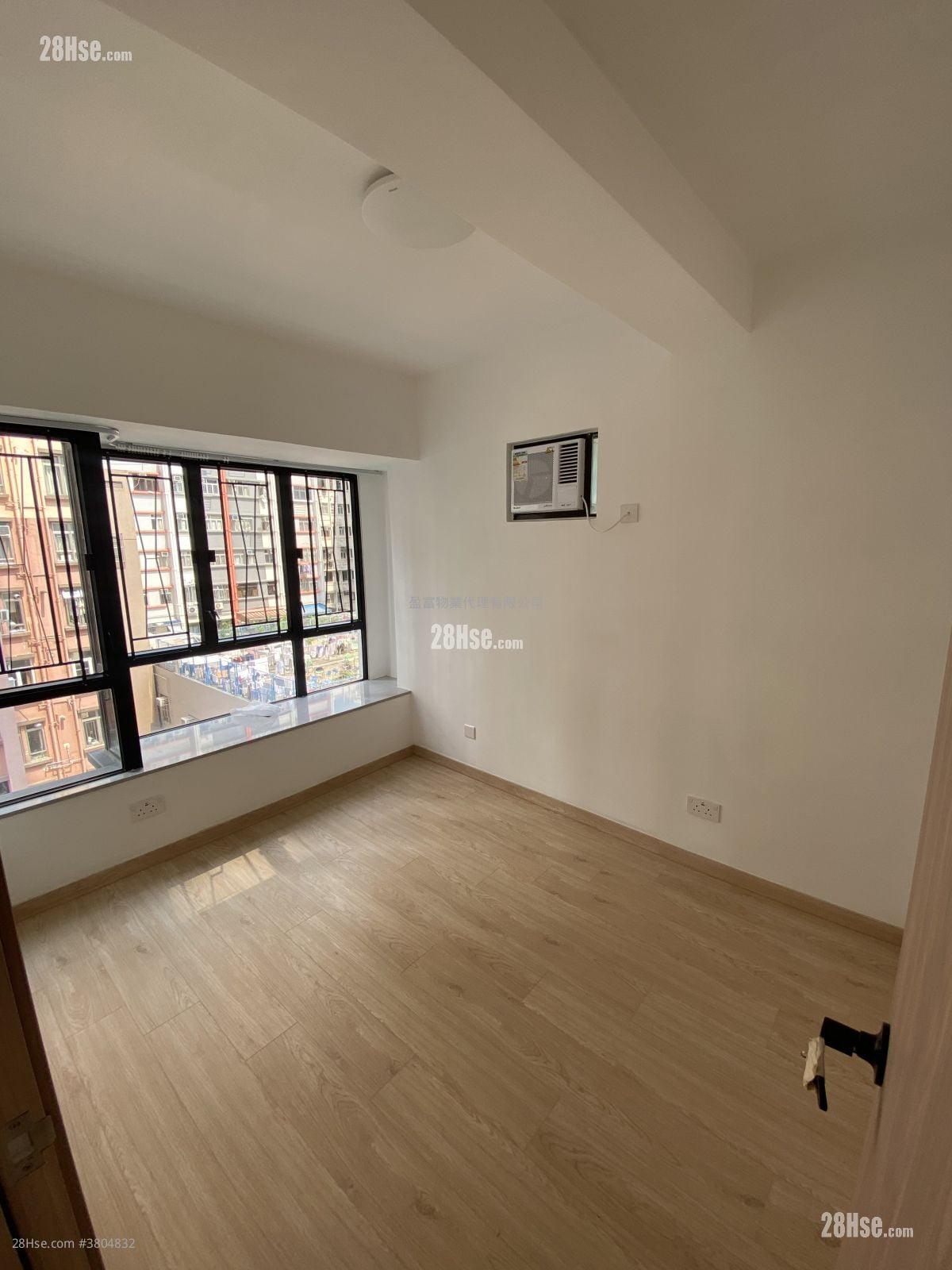 百年大楼 租盘 2 房 , 1 浴室 416 平方尺