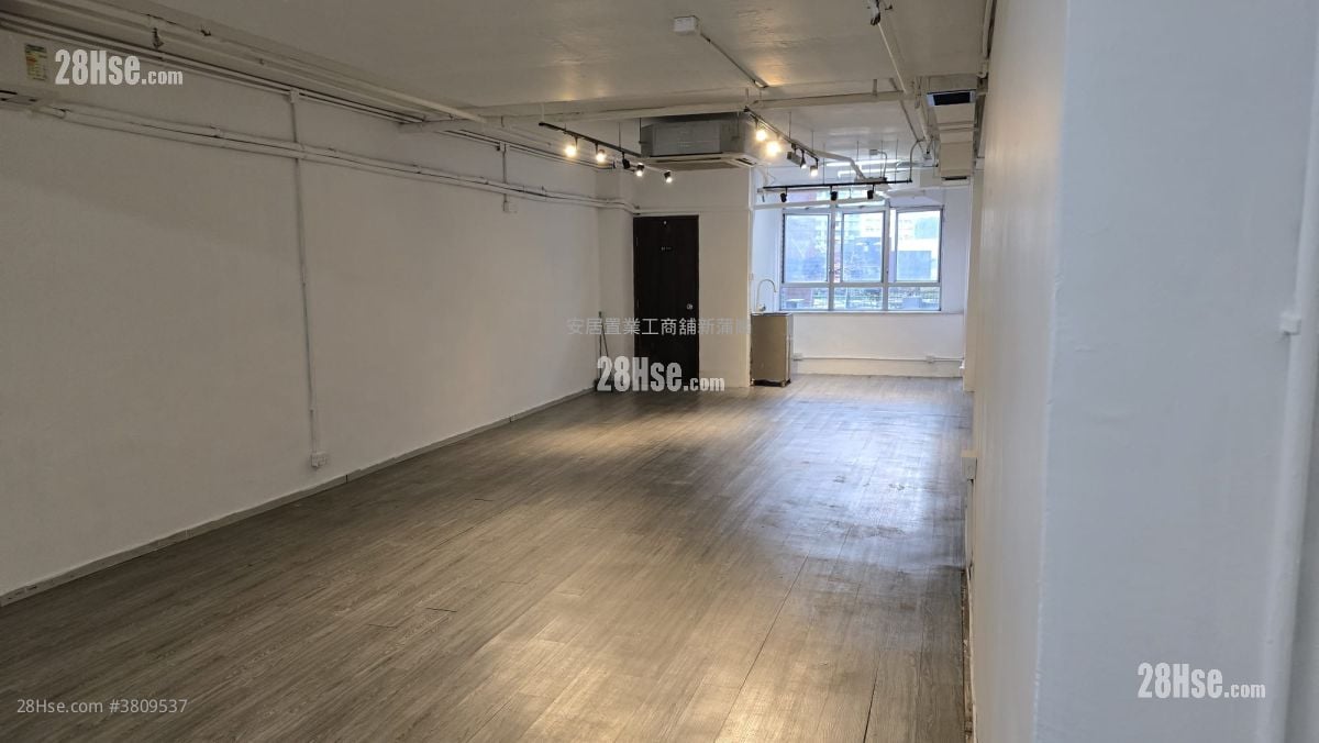 万昌中心 租盘 2 厕所 686 平方尺