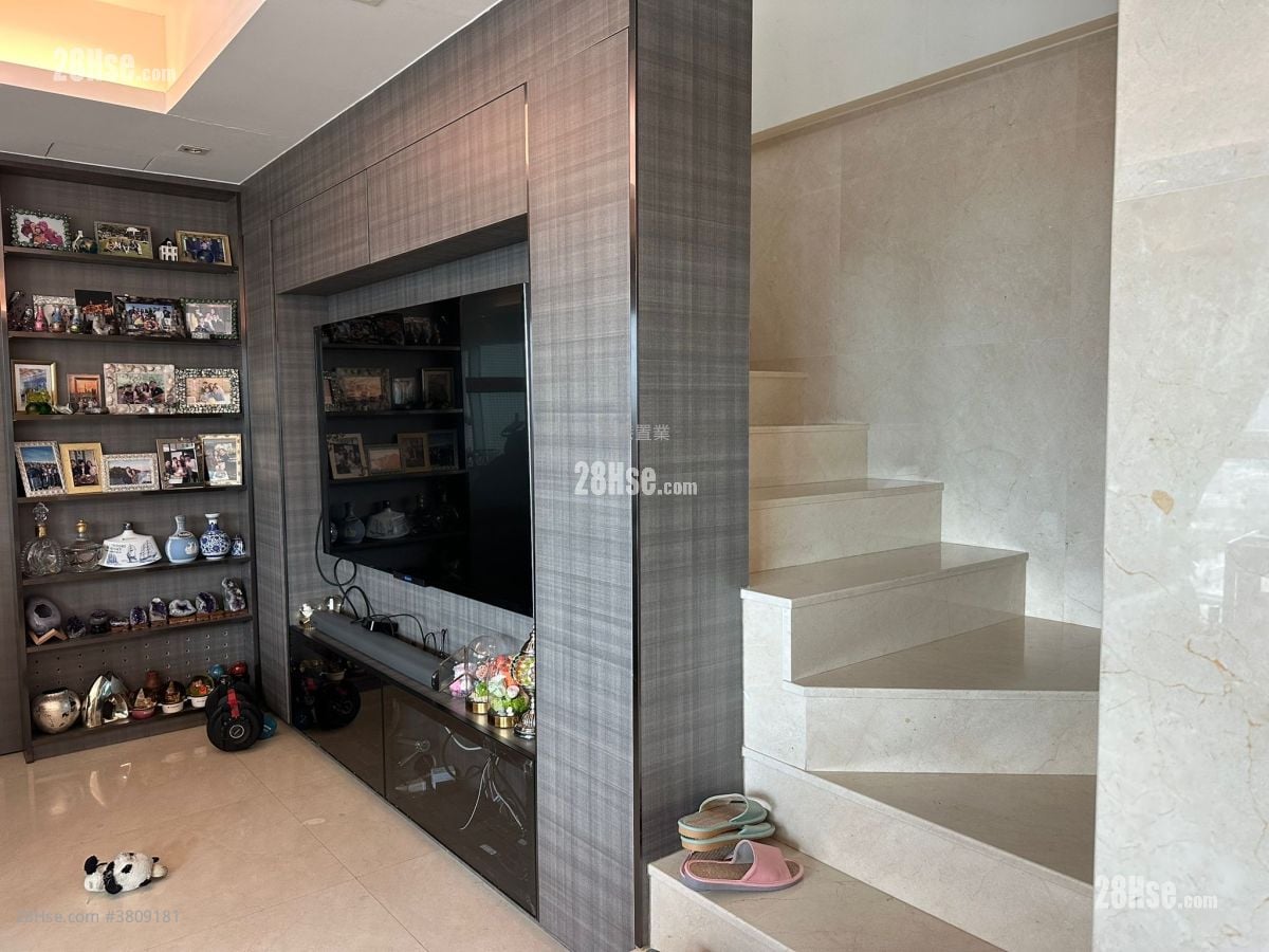 The Waterfront Sell 4 Bedrooms 1,642 ft²