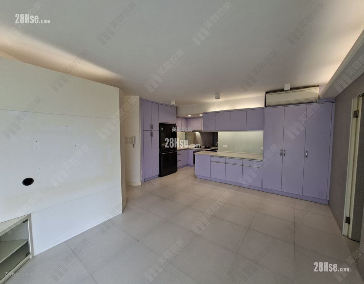 Pictorial Garden Rental 849 ft²