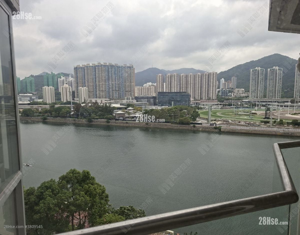 Pictorial Garden Rental 849 ft²