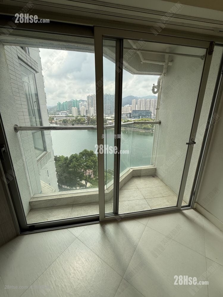 Pictorial Garden Rental 849 ft²