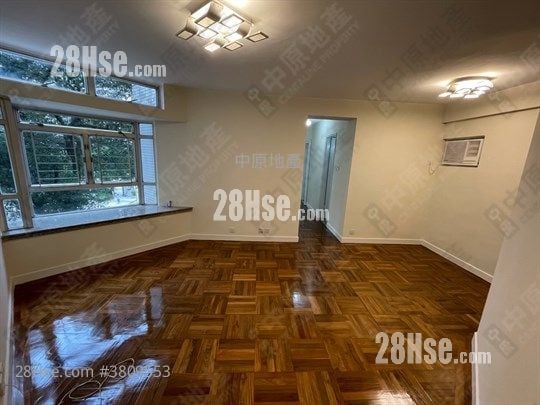 Kingswood Villas Sell 3 Bedrooms , 2 Bathrooms 635 ft²