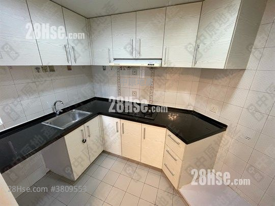 Kingswood Villas Sell 3 Bedrooms , 2 Bathrooms 635 ft²