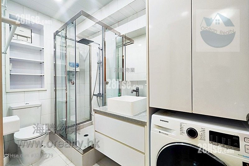 村屋 售盘 4 房 , 1 浴室 700 平方尺