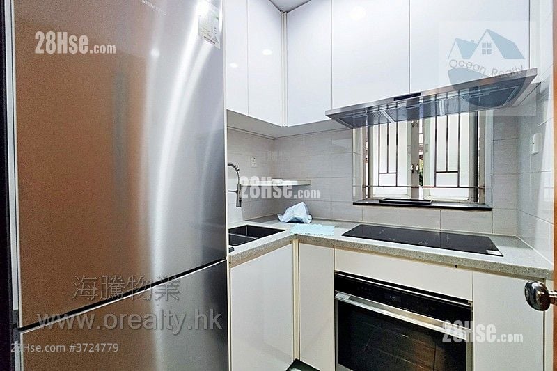 村屋 售盘 4 房 , 1 浴室 700 平方尺