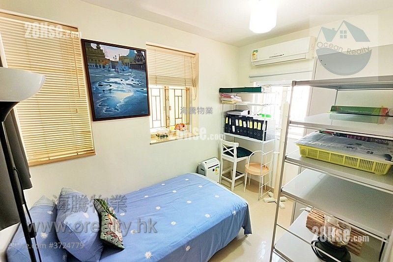 村屋 售盘 4 房 , 1 浴室 700 平方尺