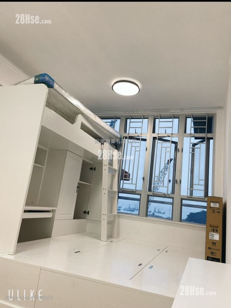 Hoi Lok Court Sell 2 Bedrooms , 1 Bathroom 386 ft²