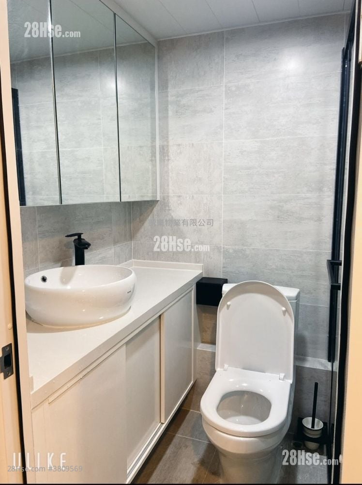 Hoi Lok Court Sell 2 Bedrooms , 1 Bathroom 386 ft²