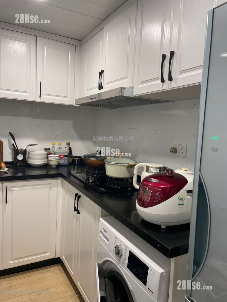 Hoi Lok Court Sell 2 Bedrooms , 1 Bathroom 386 ft²