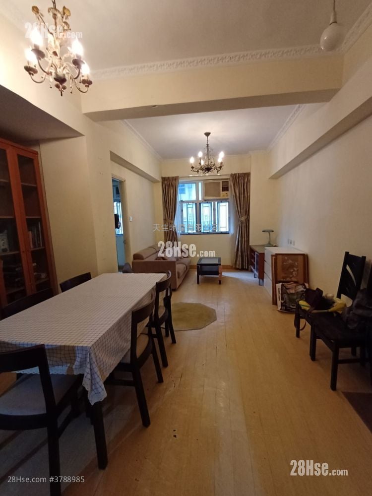 Pak Lee Building Sell 3 Bedrooms , 1 Bathroom 670 ft²