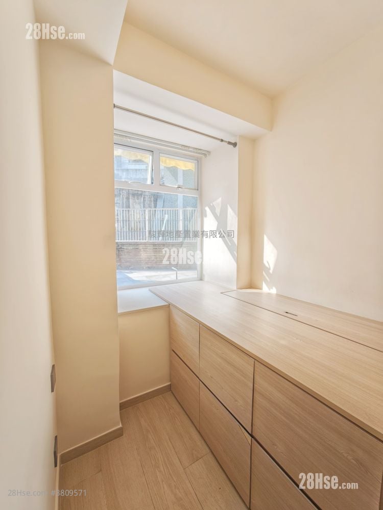 康辉大厦 租盘 2 房 , 1 浴室 210 平方尺