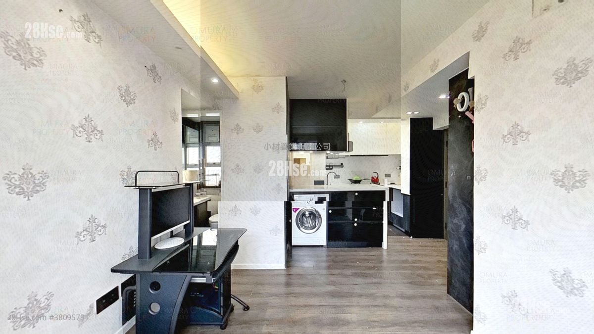 厅: 荃湾中心 售盘 2 房 , 1 浴室 380 平方尺