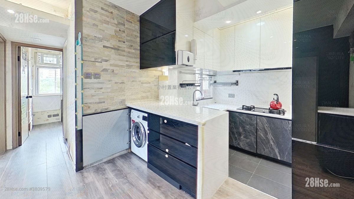 厨房: 荃湾中心 售盘 2 房 , 1 浴室 380 平方尺