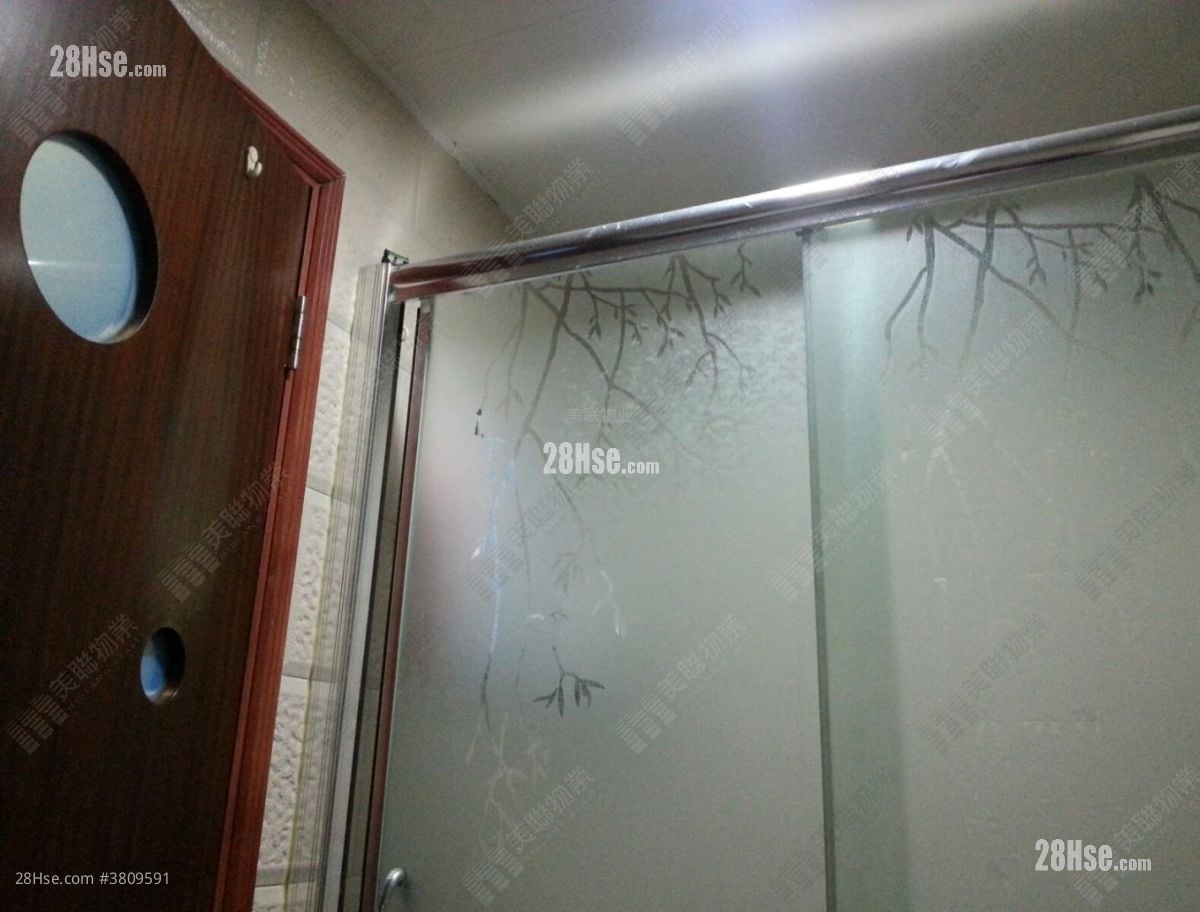 Tin Shing Court Sell 2 Bedrooms , 1 Bathroom 539 ft²