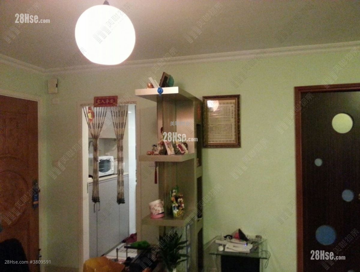 Tin Shing Court Sell 2 Bedrooms , 1 Bathroom 539 ft²