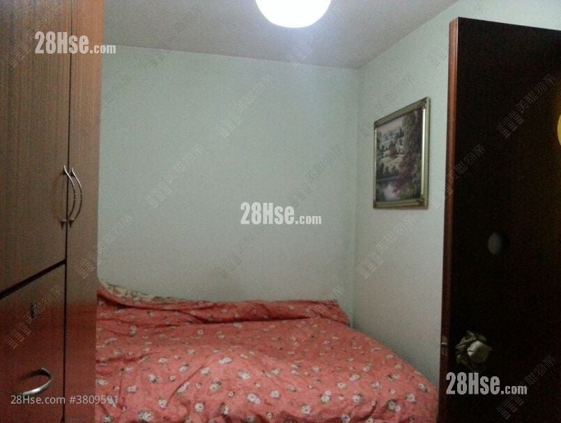 Tin Shing Court Sell 2 Bedrooms , 1 Bathroom 539 ft²