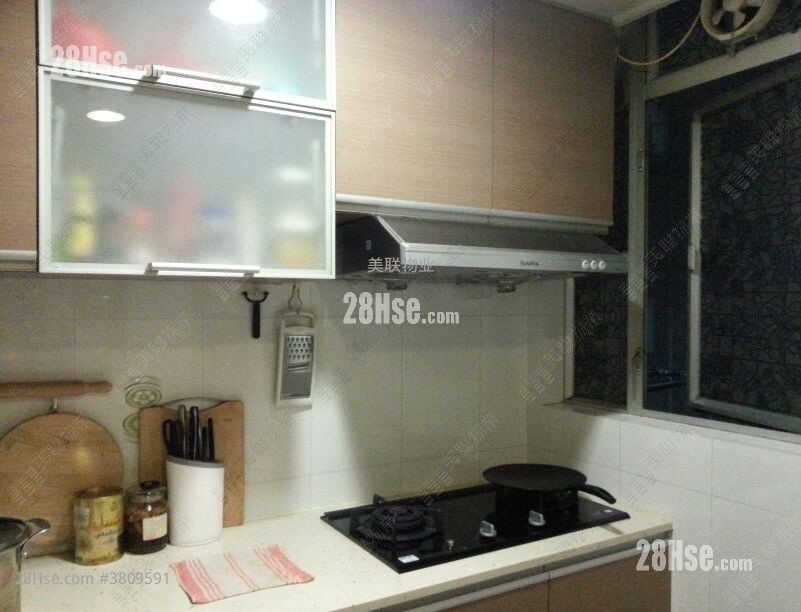 Tin Shing Court Sell 2 Bedrooms , 1 Bathroom 539 ft²