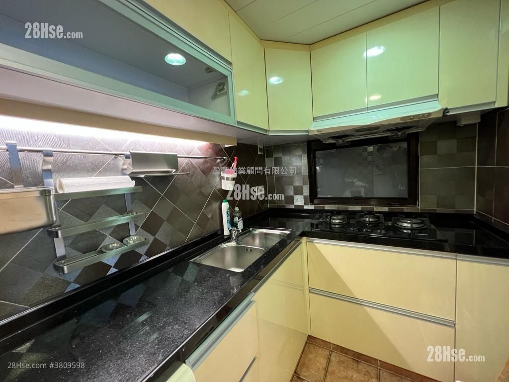 Hoi Deen Court Rental 2 Bedrooms , 1 Bathroom 626 ft²