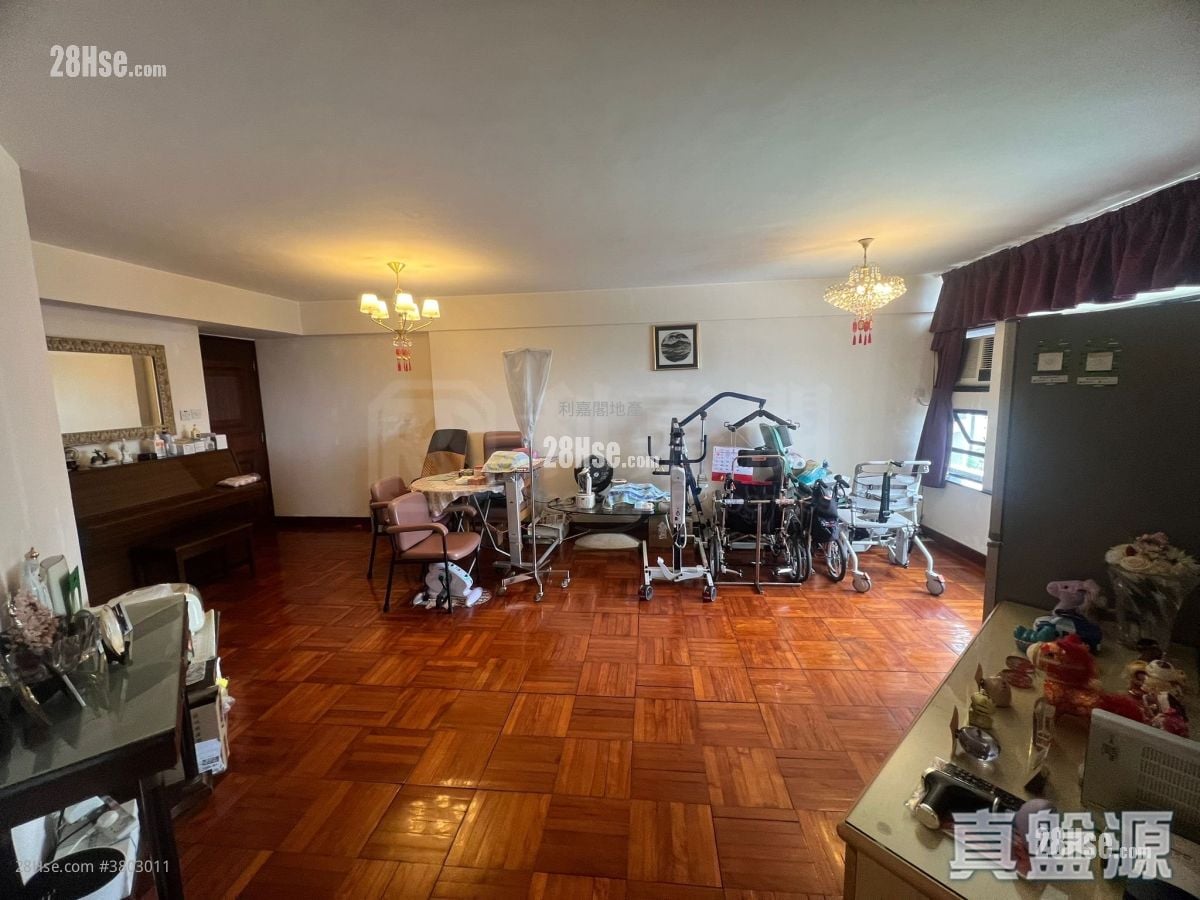 Park Towers Sell 3 Bedrooms , 2 Bathrooms 998 ft²