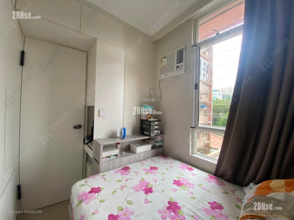 Tuen Mun Town Plaza Sell 2 Bedrooms 325 ft²