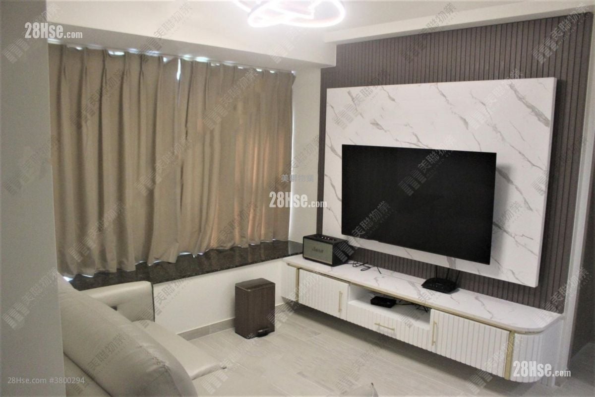 Tuen Mun Town Plaza Sell 2 Bedrooms 325 ft²