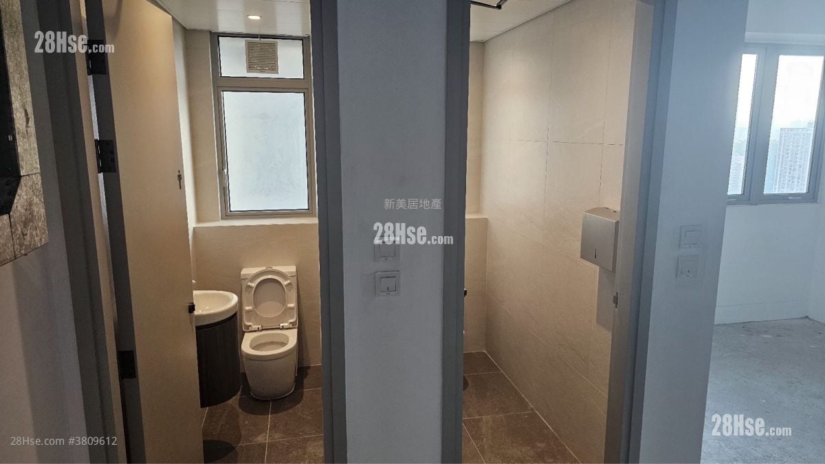 Horizon East Sell 2 Toilets