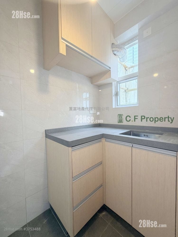 Kwai Fung Building Rental 1 Bedroom , 1 Bathroom 270 ft²
