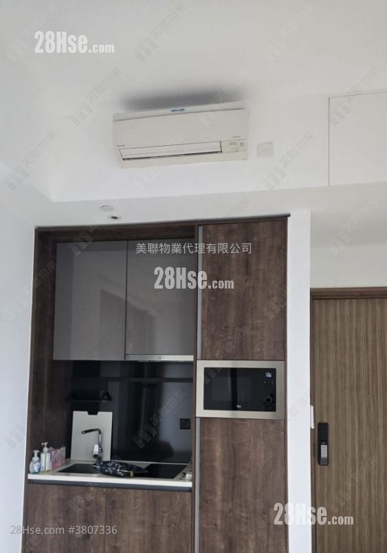 Hyde Park Rental Studio , 1 Bathroom 306 ft²