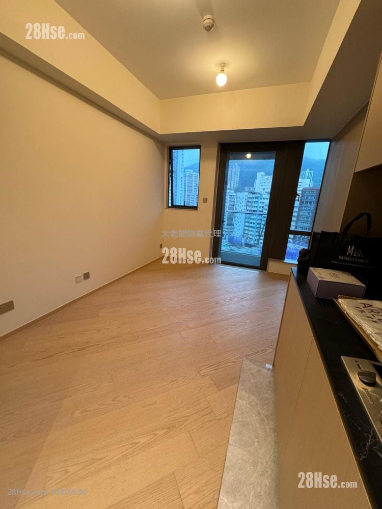 The Arles Sell Studio , 1 Bathroom 259 ft²