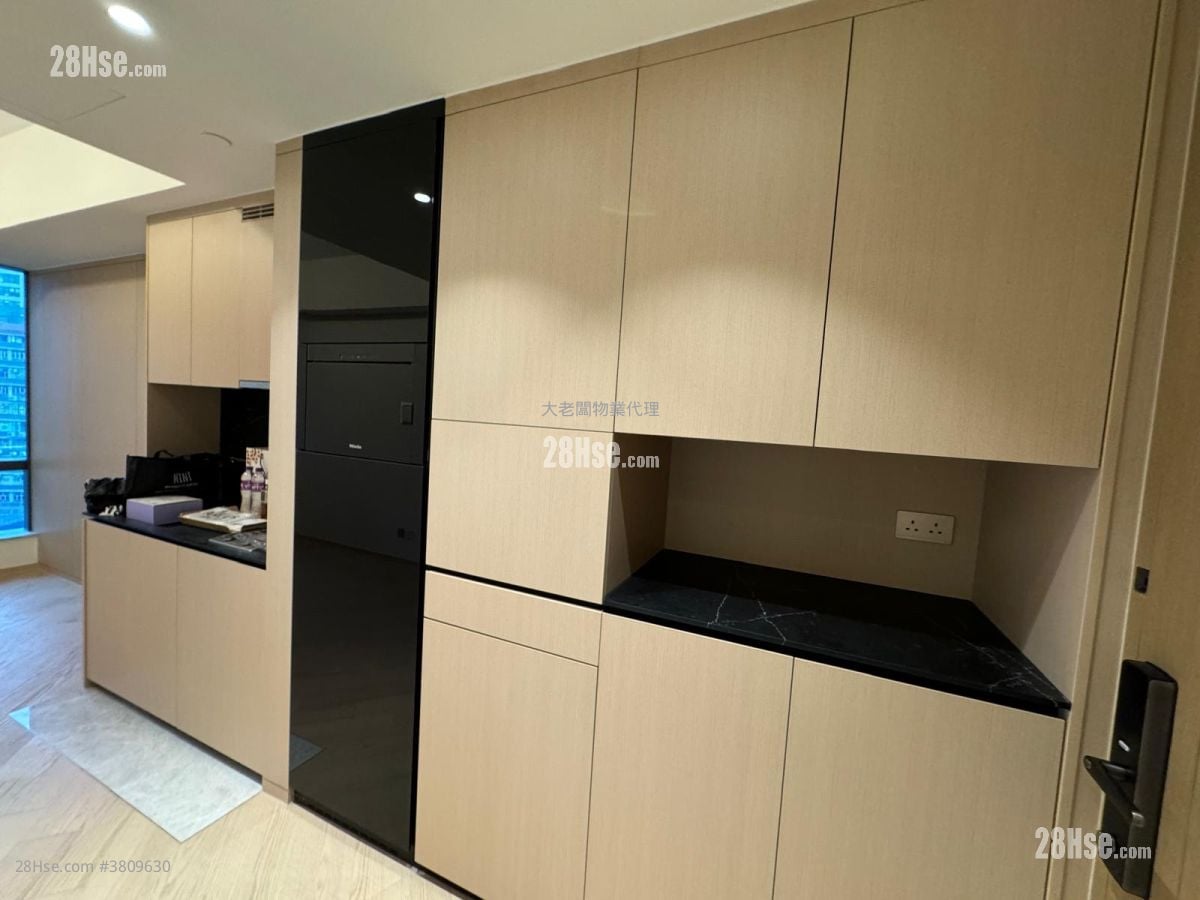 The Arles Sell Studio , 1 Bathroom 259 ft²