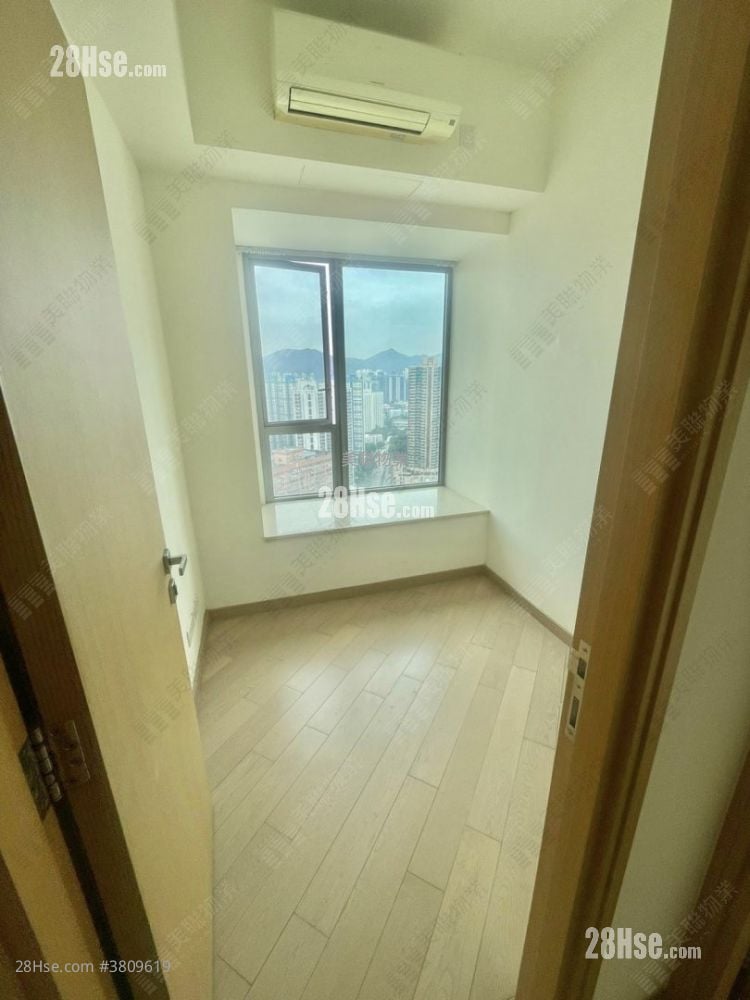 Century Gateway Sell 2 Bedrooms 473 ft²