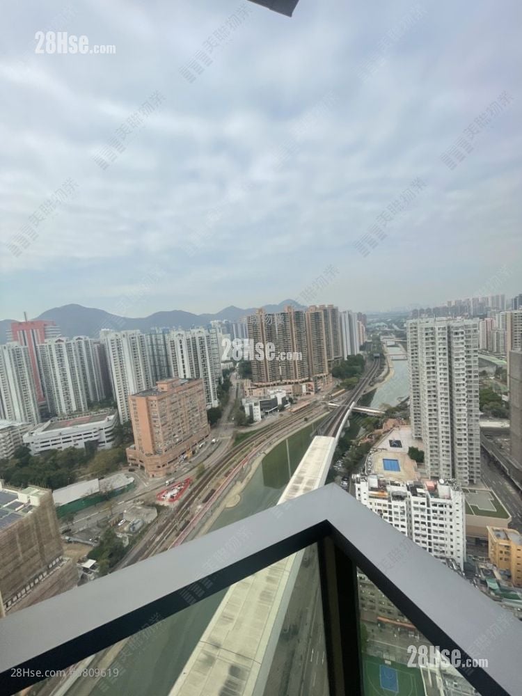 Century Gateway Sell 2 Bedrooms 473 ft²