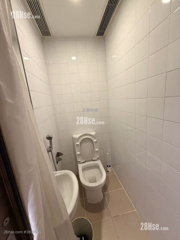 娉廷 租盘 5+ 房 , 4 浴室 1,633 平方尺