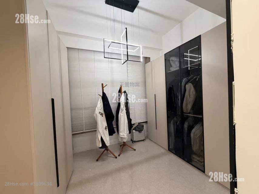 娉廷 租盘 5+ 房 , 4 浴室 1,633 平方尺