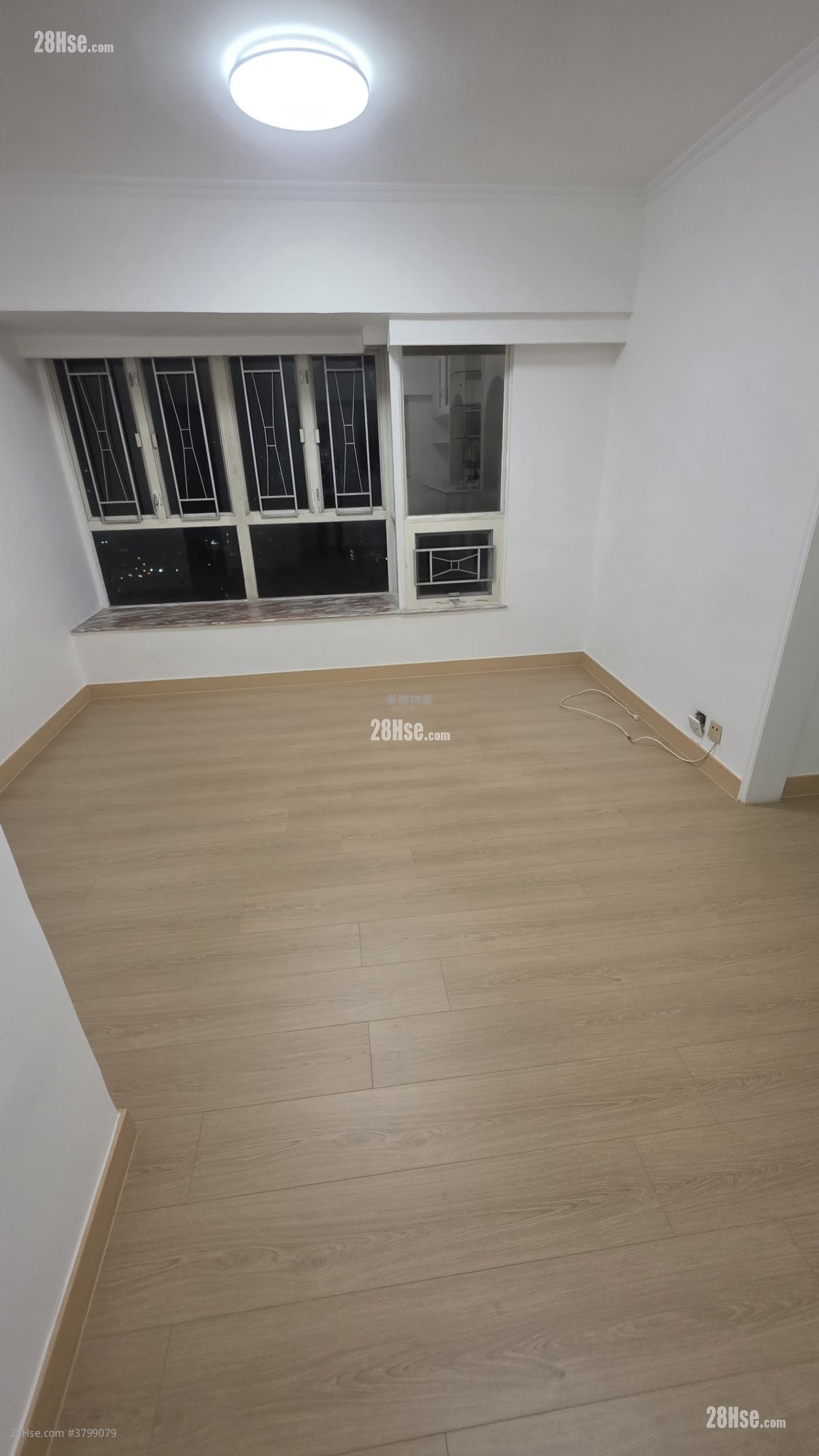 Venice Gardens Sell 2 Bedrooms , 1 Bathroom 452 ft²