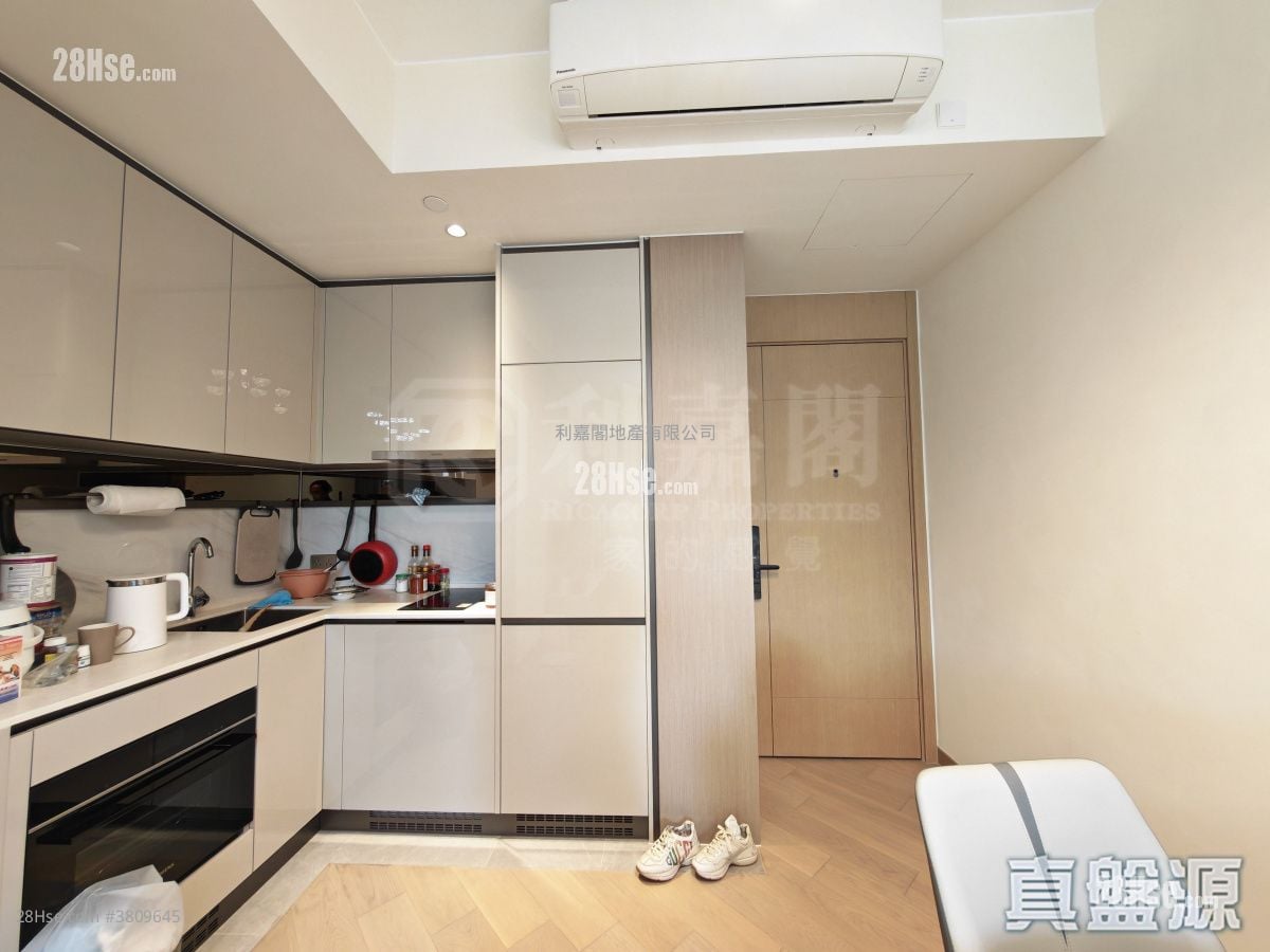Grand Mayfair  Sell 2 Bedrooms , 1 Bathroom 463 ft²