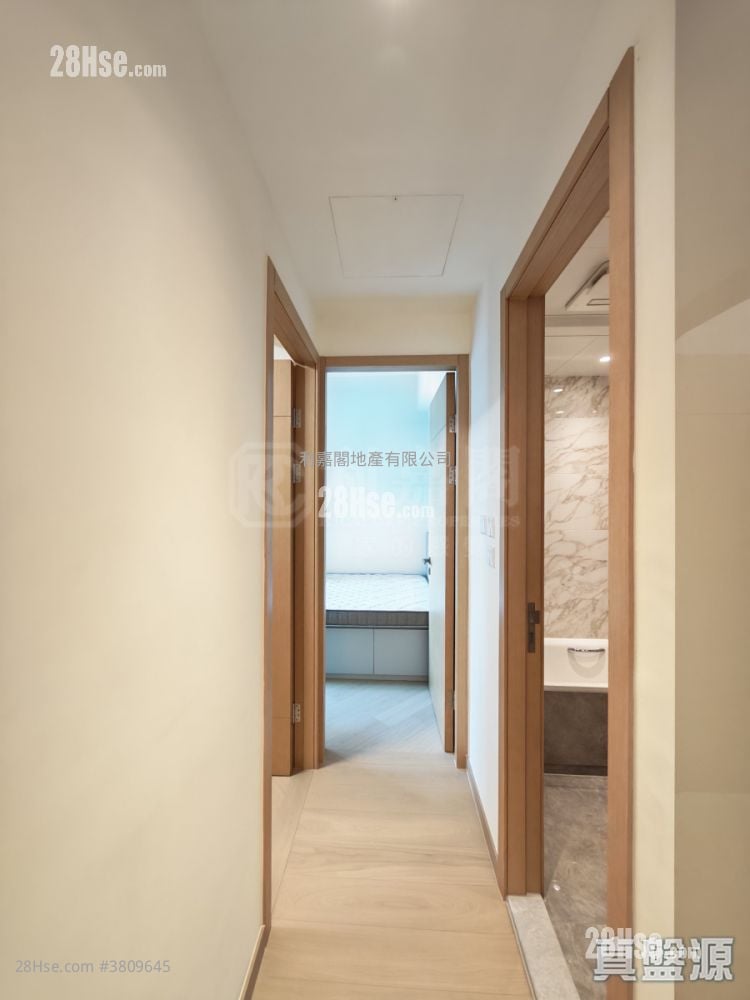 Grand Mayfair  Sell 2 Bedrooms , 1 Bathroom 463 ft²