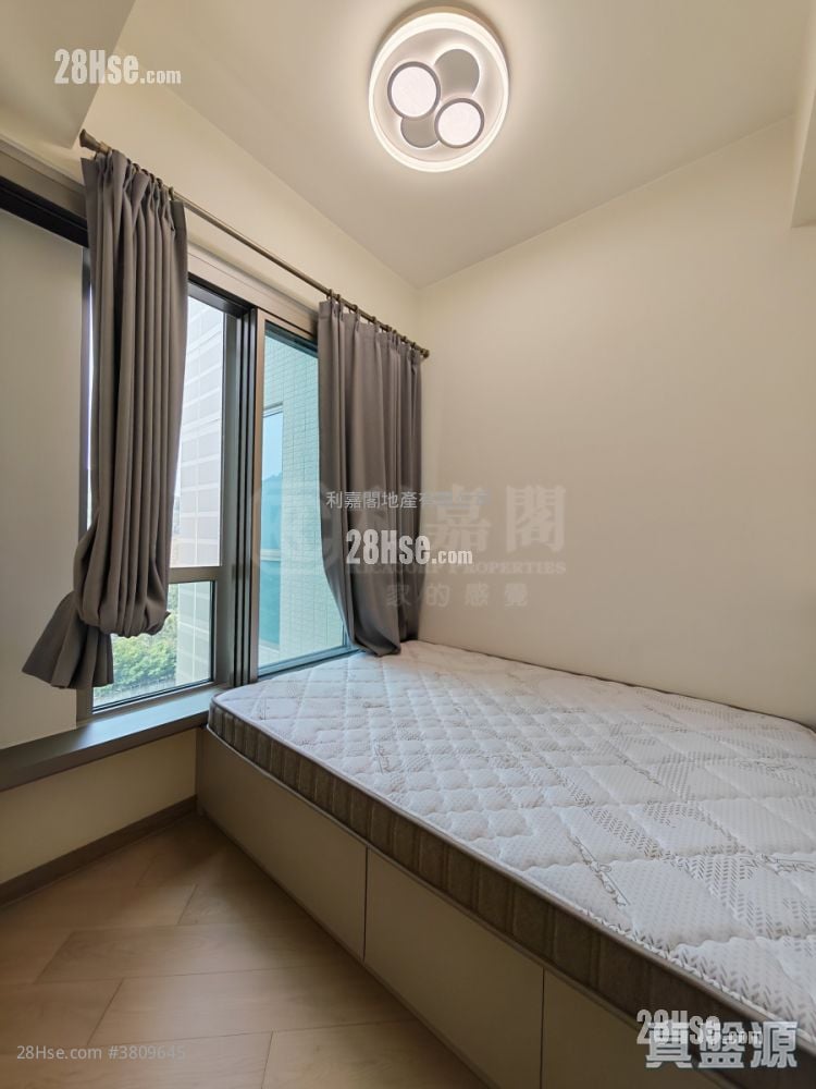 Grand Mayfair  Sell 2 Bedrooms , 1 Bathroom 463 ft²
