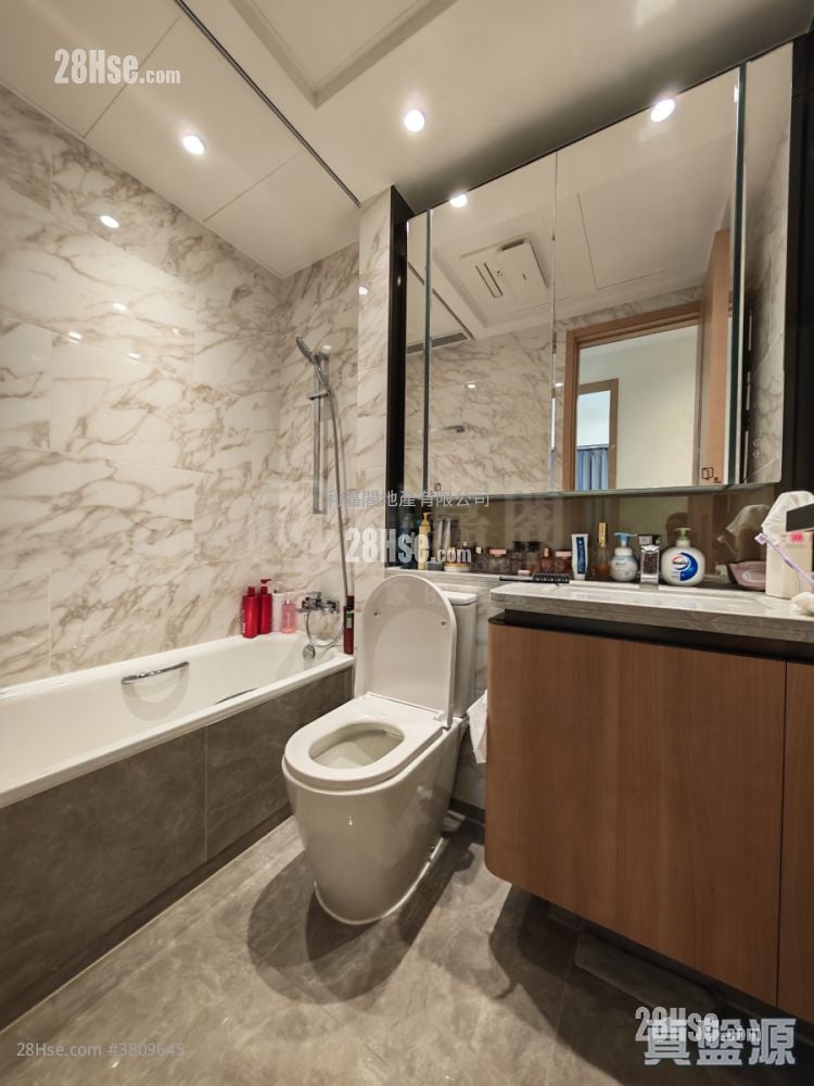 Grand Mayfair  Sell 2 Bedrooms , 1 Bathroom 463 ft²