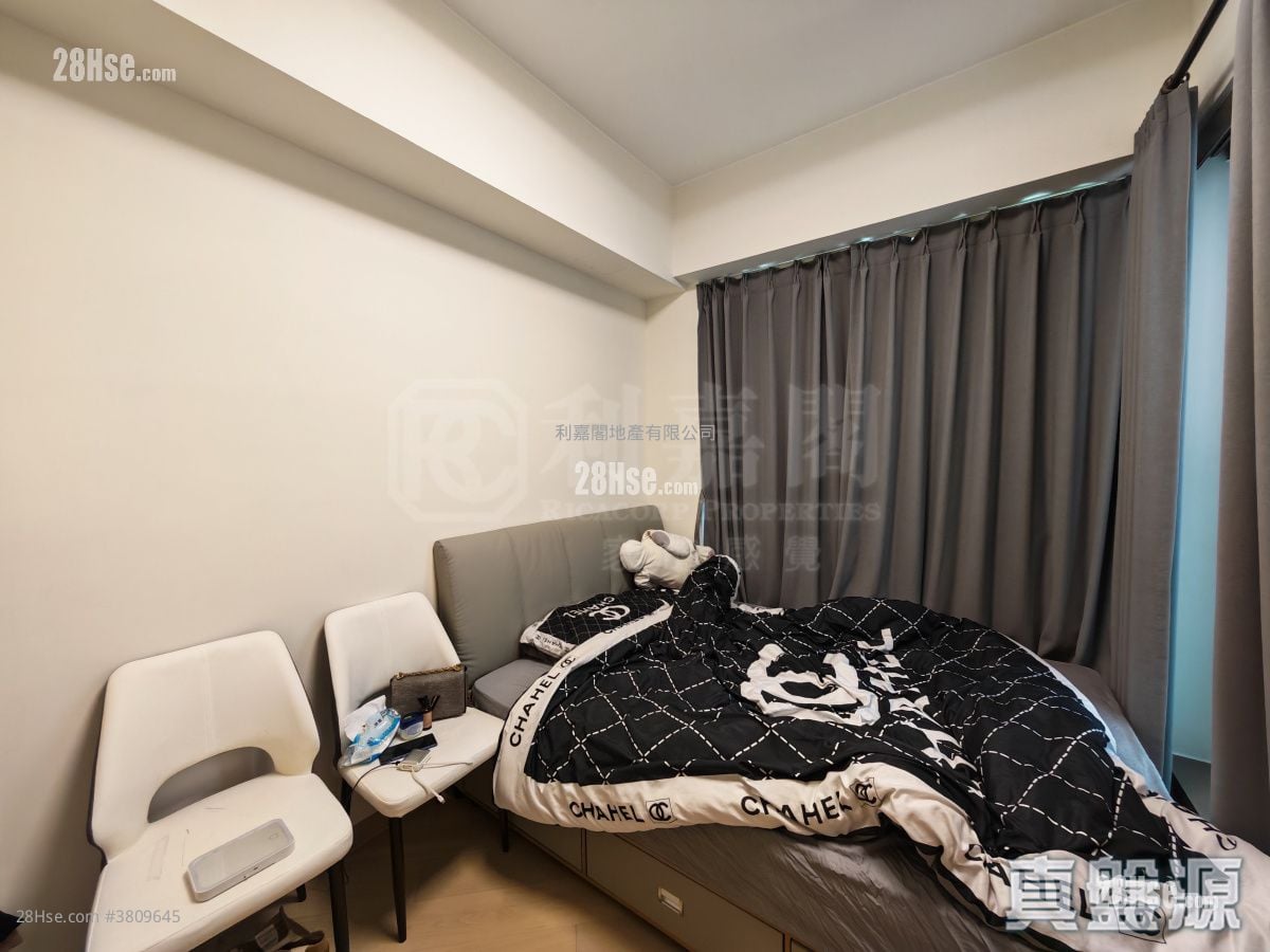 Grand Mayfair  Sell 2 Bedrooms , 1 Bathroom 463 ft²