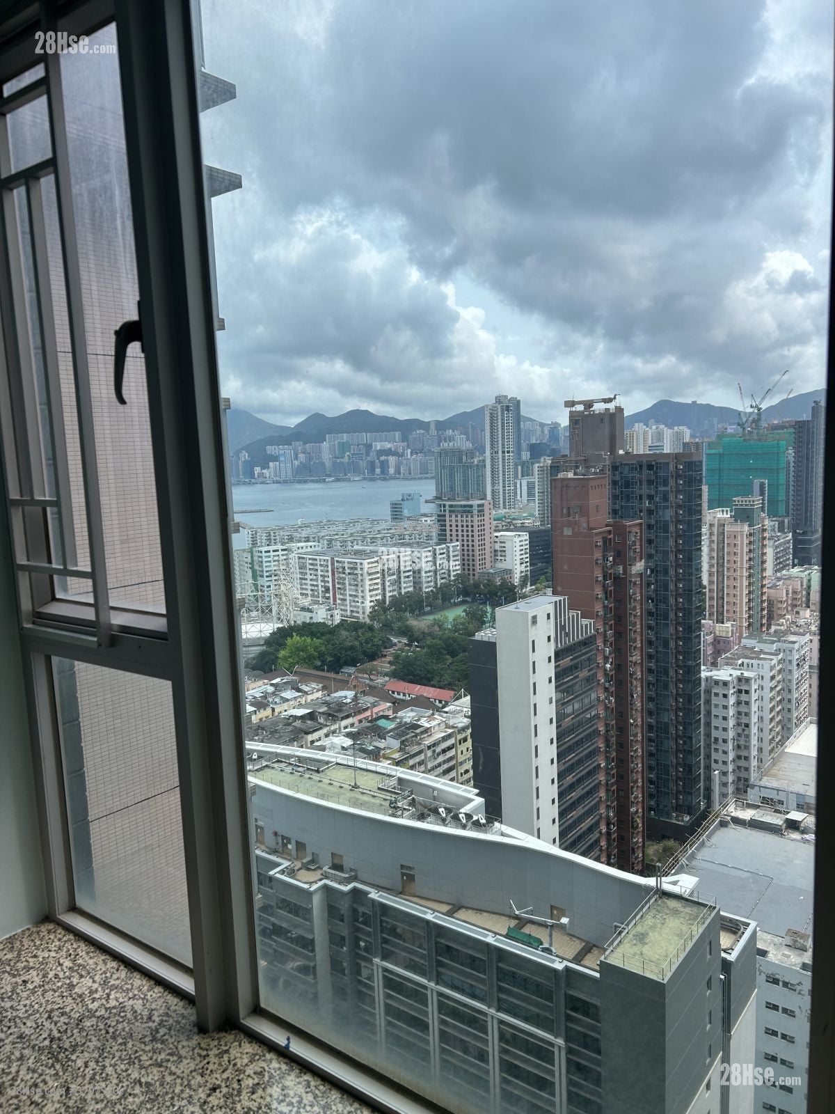 Sky Tower Sell 2 Bedrooms , 1 Bathroom 539 ft²