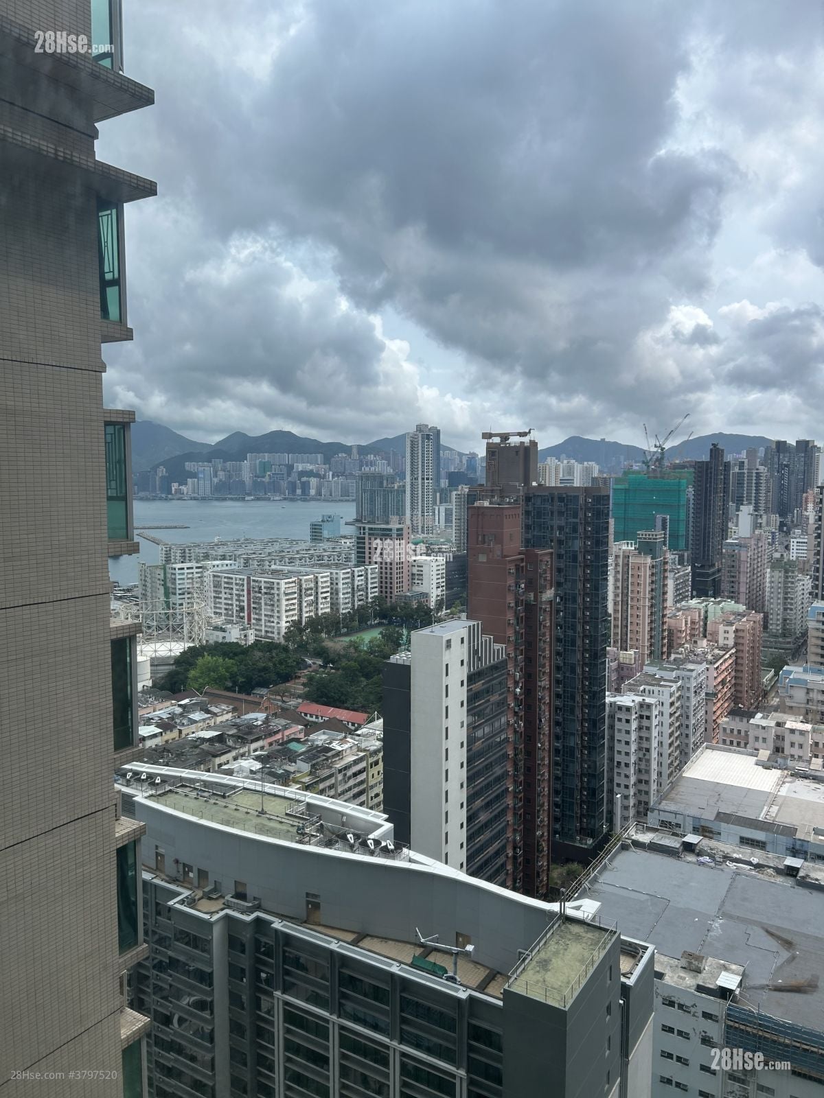 Sky Tower Sell 2 Bedrooms , 1 Bathroom 539 ft²