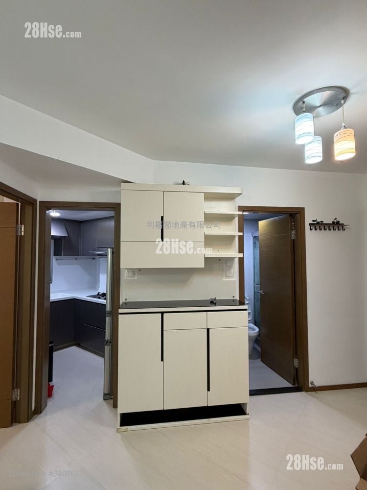 Cascades Rental 2 Bedrooms , 1 Bathroom 472 ft²