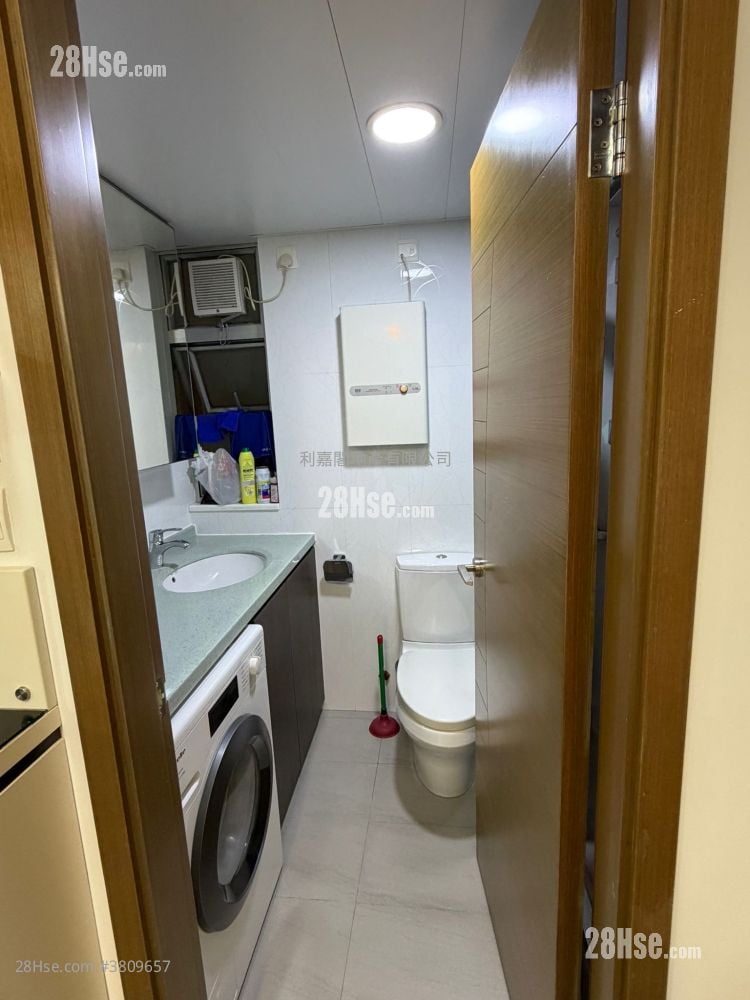 Cascades Rental 2 Bedrooms , 1 Bathroom 472 ft²