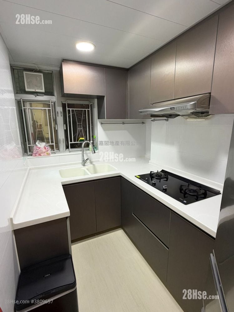 Cascades Rental 2 Bedrooms , 1 Bathroom 472 ft²