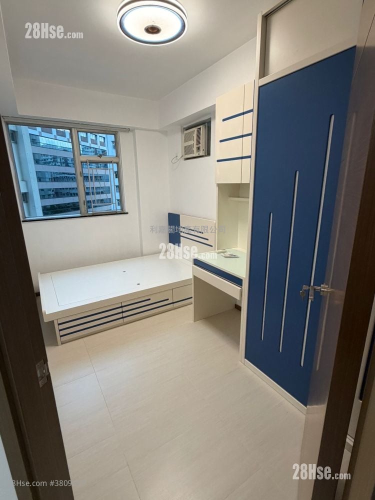 Cascades Rental 2 Bedrooms , 1 Bathroom 472 ft²