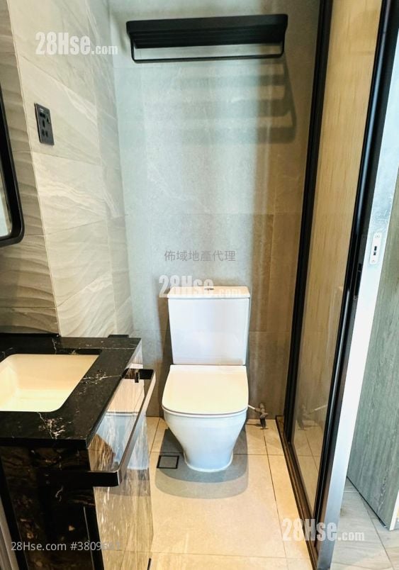 Two Artlane Sell 1 Bathroom 196 ft²