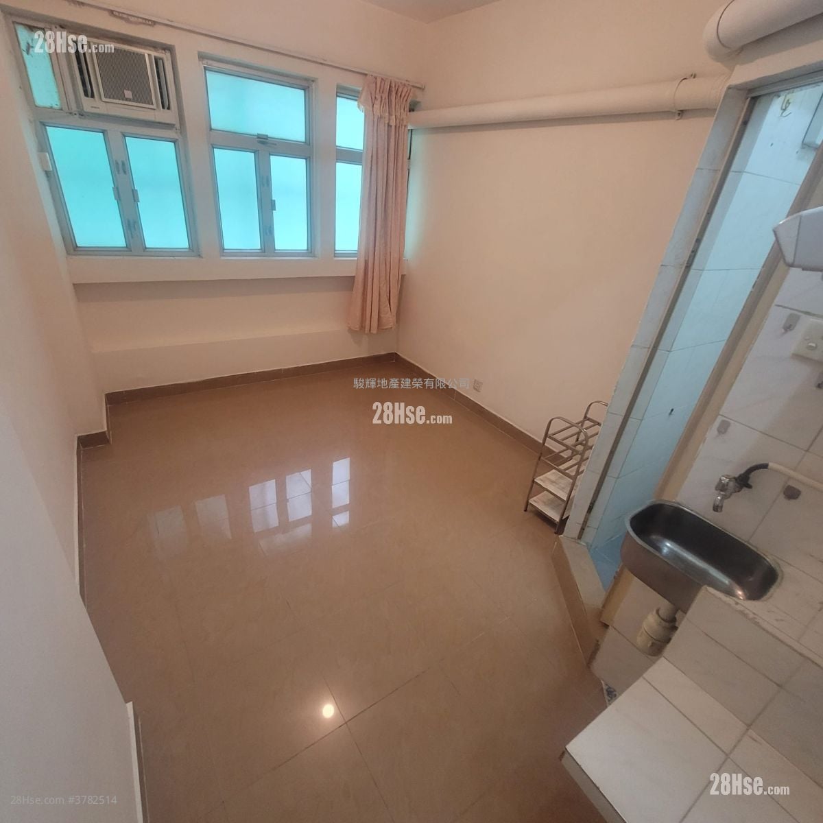 Man Yuen Building Rental Studio , 1 Bathroom 150 ft²