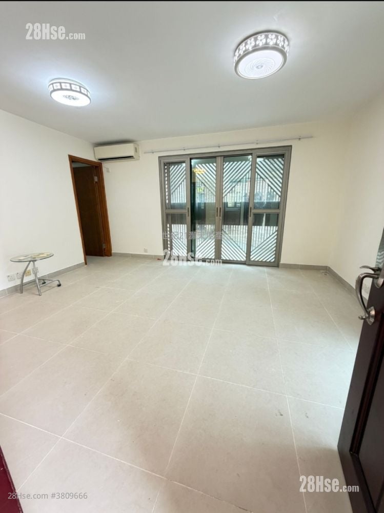 村屋 租盤 3 房 , 2 浴室 690 平方呎